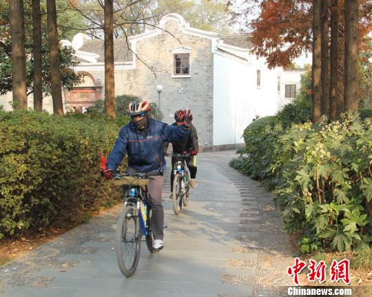 �������ɢ��������ӭ��С���¡���������æ�˶�