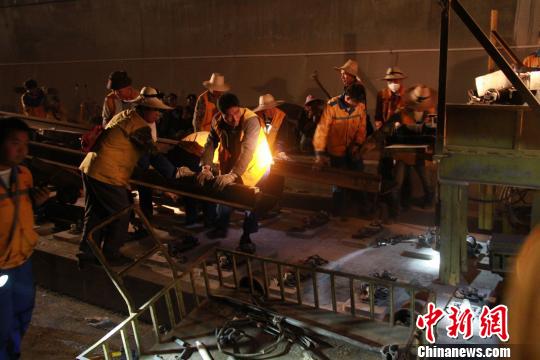 ������·���߹������߹���������迢���µ�ͨ��