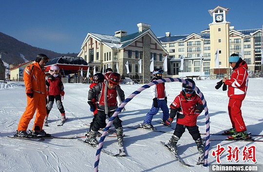 ��������ѩ�ڿ�Ļ128�������ѩ���껪