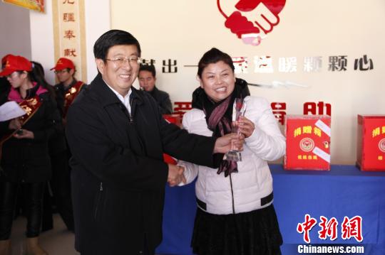 �ӱ������ȫ͸������ƽ̨����ƾٽ�����äĿ