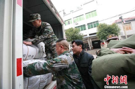 �����Ͷ�����������Ԯ����չ���������б���