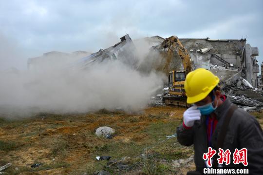 ���������¼��в��Υ��127��ƽ����