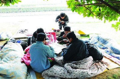 �人11�����˺����ӹ�ȹ㳡Ҽ��Ϊ��ѧ��ҵ����ͼ��