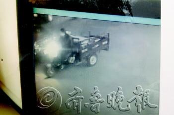 ���Ӿƺ�����ײ��Ҽ������10�´���Ӥ������ͼ��