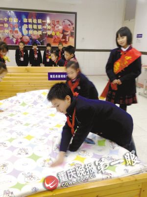 ����ҼСѧ���������ѵ��ѧ��ˢ�������ӣ�ͼ��