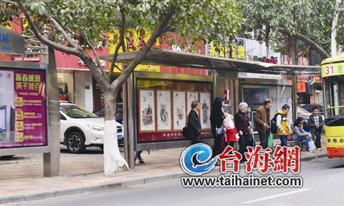 ���ӽ����Ի�ˮ����������Ͷ�����ף�ͼ��