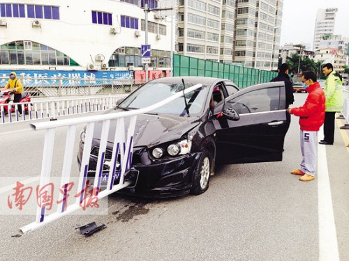 �������̴���������γ���ʻ��˾������û���ˣ�ͼ��