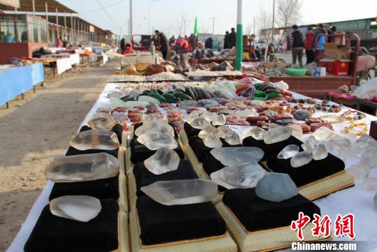 �½�۷�����߿�̨��Ĥβ���֮Ե��ͼ��