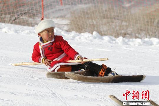 ����̩�ٰ���ϻ�ѩ��̤��ëƤ��ѩ���桰��Խ��