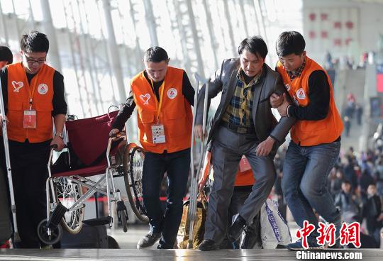 <a href=http://www.25b.com.cn target=blank>�Ͼ�</a>��ѧ���������˺�����������ů�ؼ�·