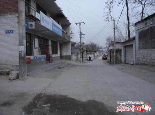 �ӱ��������Ƽݳ�����㳡������Ⱥ��1��10�ˣ�ͼ��