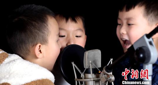 ɽ�����Ľ����桶�ְ�ȥ�Ķ���������������ע