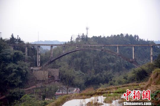 �Ĵ�������ɽ���������������Ƴ������Ӱ��Ƭ