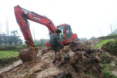 ��������ũ�����ֳ���ڳ�2�֡���ľ���󷴻ڣ�ͼ��