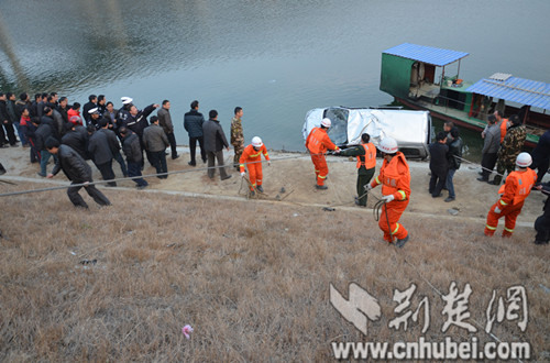 ����ʮ��Ҽ�����ײ��·�Ƴ������2�����ѣ�ͼ��