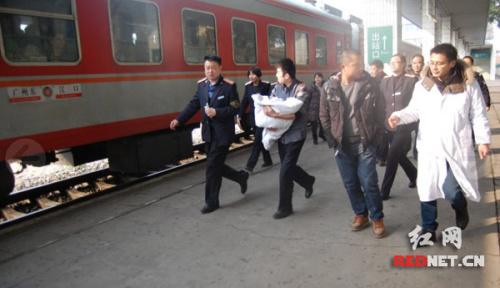 Ů���г���������Ӻ������뿪����������Ԯ��ͼ��