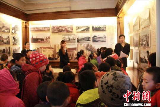 ������10��ѧ���߽�����ݸ��ܱ��Ƕ����Ҽ��