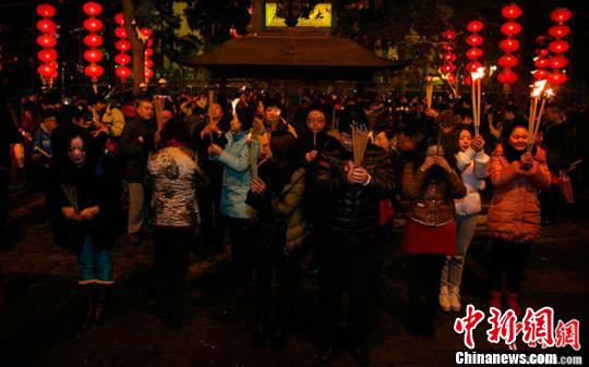 ���ݸ�����Ժӭ��Ϧ��ͷ�㡱���ǧ������פ��