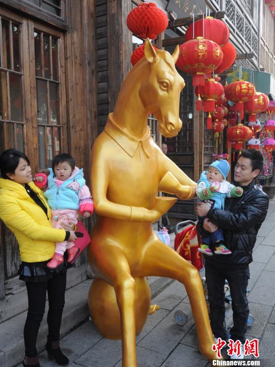 ���ݡ��������껥������չ����ף��