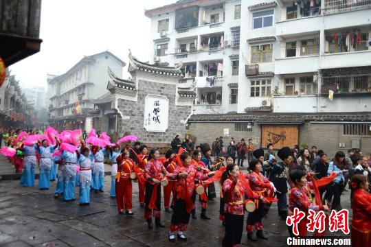 ��˹ų�����չ�����´�����ͷ��ơ�������Ϸ