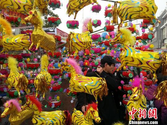 �ػ������г������Ϻ��ο�����6����<a href=http://www.25b.com.cn target=blank>�Ͼ�</a>�򻨵�