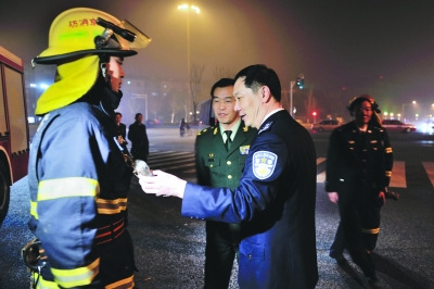 ���չ���������Ϧ�г�800�๫��鰲����ͼ��