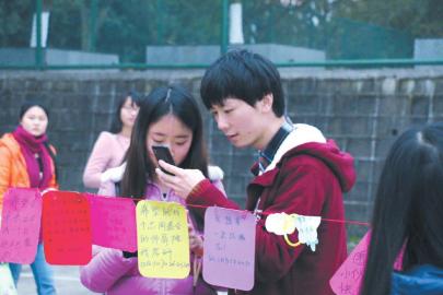 Ů���ڡ�˽�˶��ơ�800����Ը��������æʵ�֣�ͼ��