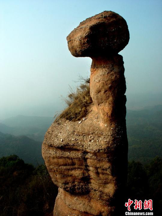 ��Ӱʦ�����ز��ڹ㶫��ϼɽ���������澰�ۣ�ͼ��