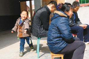 ����ͬʱ�����ز�������������ȾȶԷ���ͼ��