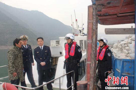 ���캣�¼������μ�ܳ�����Ͽ����С����