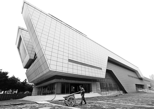 �����׸�����ʽ����վ�������ɿ�ͣ300��������