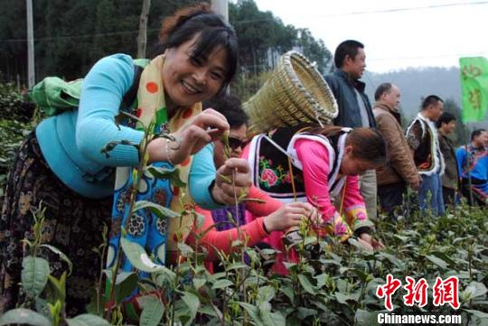 �Ĵ�������ʯ��Ǽկ���������οͣ�ͼ��