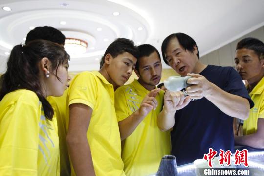 ���Ҽ�����ʦ�ֳ��ڿΣ�ѧԱ����������������С�� ��