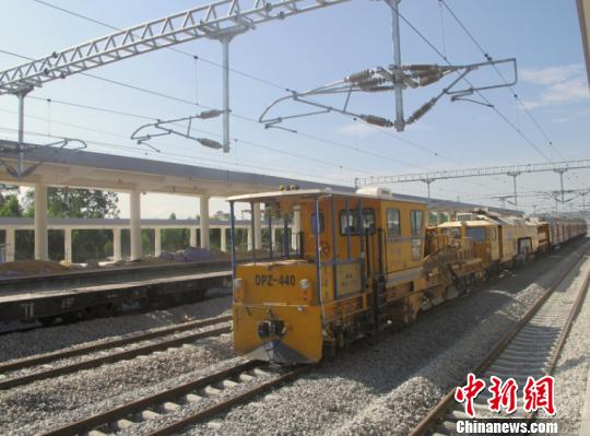 �����½�������·������ͨ���ر�սӭ�����μǡ��ȳ�