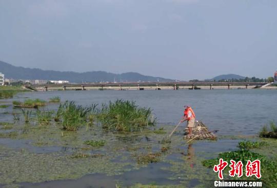 �������ӳ����顱������Ҽ���ֵ��ٹ�����ˮ����̬����