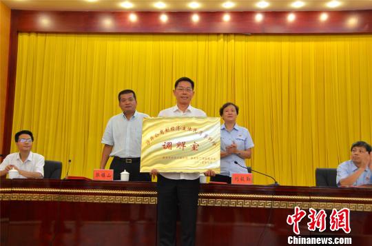 �������ݳ����׸���ǹ����������¾��׵�����