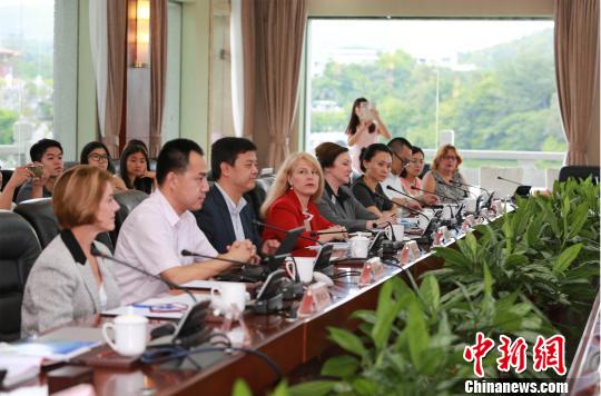 �㶫���ݽ衰���ԡ���չ�ǻ�����