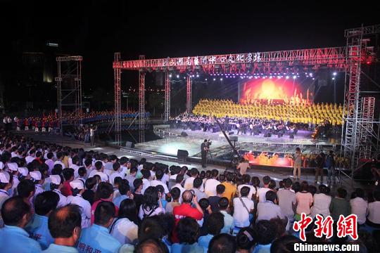 ���ϸ��硰�����ƽ��ǧ�˺ϳ�����սʤ��