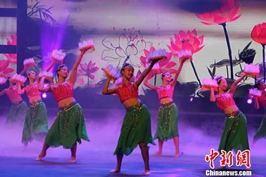 2015<a href=http://china.city28.com target=blank>�й�</a>��ͨ�����������νڿ�Ļʽ�ϵĤ��赸���ɻ������衷 ½���� ��