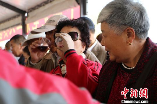 �½����ͽ��ơ�Ҽ��Ҽ·���ٰ�����ũչ�ᣨ��ͼ��