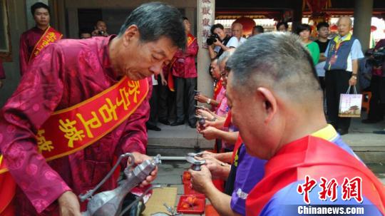 ��������ʯʨ���������Ļ��ں���������ͬ����