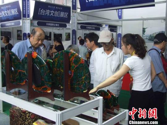 ��Ҽ��Ҽ·������12�����ҵ������Ųμ������Ĳ���