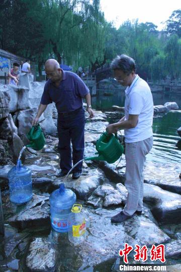 ͼΪ��Ը�����Ĥ�ʯ����(��)��ͬ���ˮ�������� ��