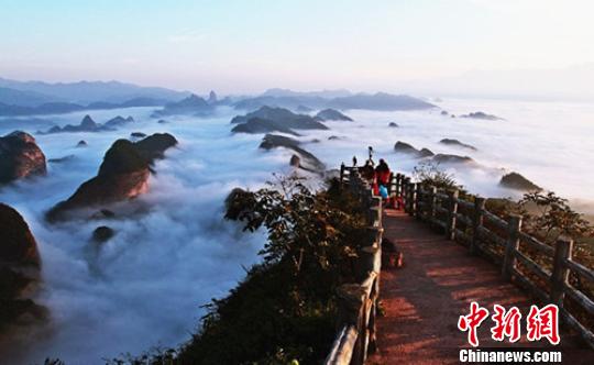 ͼΪ �~ɽ���������ƺ����� �տ��� ��