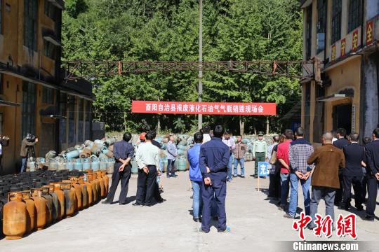 ������������������ǧ��ֻ����Һ������ƿ