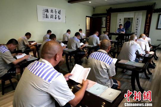 ͨѶ���������Ļ���͸��ǽ