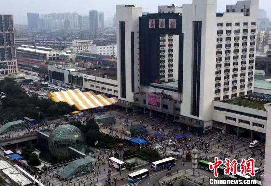 �������쵱��Ԥ�ƿͷ���93���˴ο�������ʷ�¸�